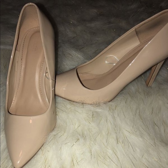 Shoes - Nude Heels